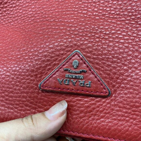 100% Authentic Prada Vitello Daino Shoulder Bag - Picture 10 of 13